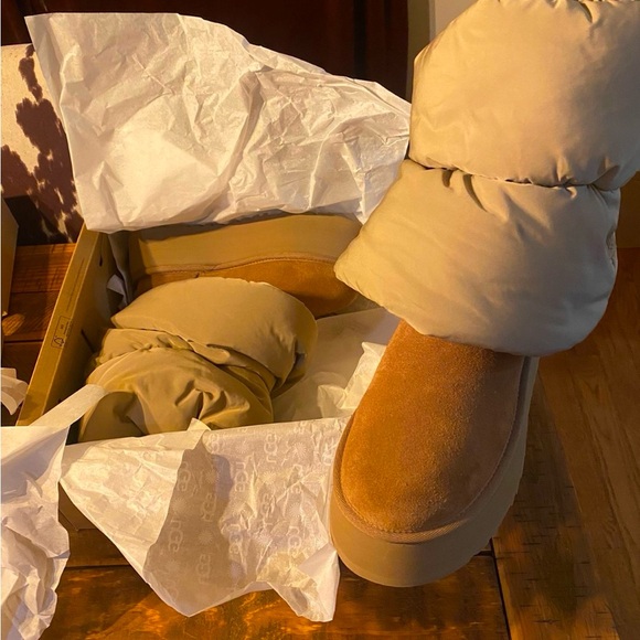 Brand New Ugg Classic Mini Dipper - Picture 6 of 8